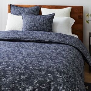 Organic Flannel Dotted Jacquard Duvet Cover & Shams